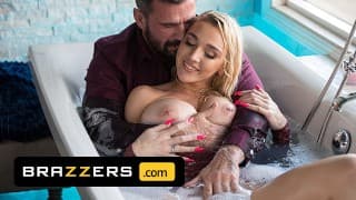 Brazzers - 华丽的肯德拉·桑德兰与她的丈夫曼努埃尔·费拉拉 （Manuel Ferrara） 进行火辣、充满激情的性爱