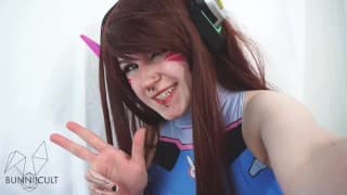 D.Va 炫耀和玩假阳具