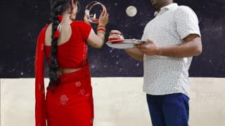 Karva Chauth Special：新婚的 priya 第一次 karva chauth 性爱并在天空下口交