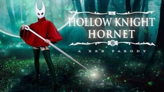 丰满的史黛西·克鲁兹（Stacy Cruz）饰演空洞骑士大黄蜂（HOLLOW KNIGHT HORNET）困扰着你去他妈的VR色情片