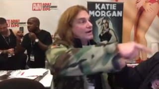 Adult performerEvan stone w- Jiggy Jaguar AVn Expo 2017 Las Vegas NV.mp4