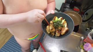 [Prof_FetihsMass] 放轻松，日本的食物! [bowl of yakitori]