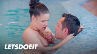 曲线玲珑的荡妇 Athina Love Passionate Fuck By The Pool - LETSDOEIT