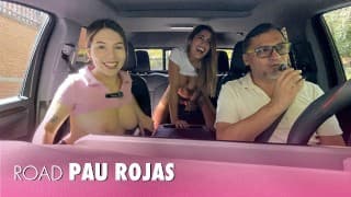 Pau Rojas disfruta la maquina del sexo y las enormes tetas de Dani Ortiz| Juan Bustos ROAD