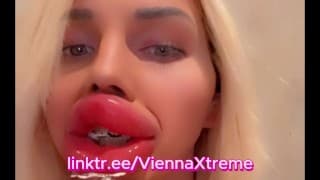 公共场合最极端肿胀的 bimbo 假肉毒杆菌毒素嘴唇 |Vienna Xtreme