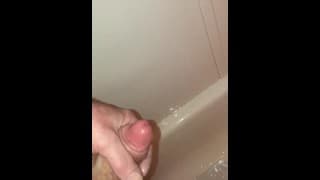 淋浴时玩鸡巴慢