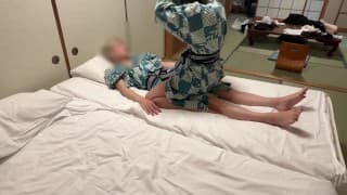 【素人流出】温泉旅館で愛し合うリアルな素人カップルを覗き見/手コキ ハメ撮り 彼女晒し 個人撮影 韓国人 日本人 スレンダー メンズエステ 喘ぎ声 盗撮  女性用風俗 無修正フェラ bluejpov