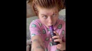 Je me defonce le cul avant de partir à Paris ! Amateur français jolie rousse poilu et tatouée