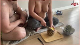 NO SEX - بریدن آناناس بدون جنسیت 🍍