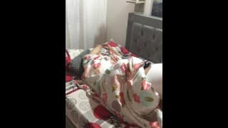 我和我的朋友发生性关系，直到我达到性高潮。
